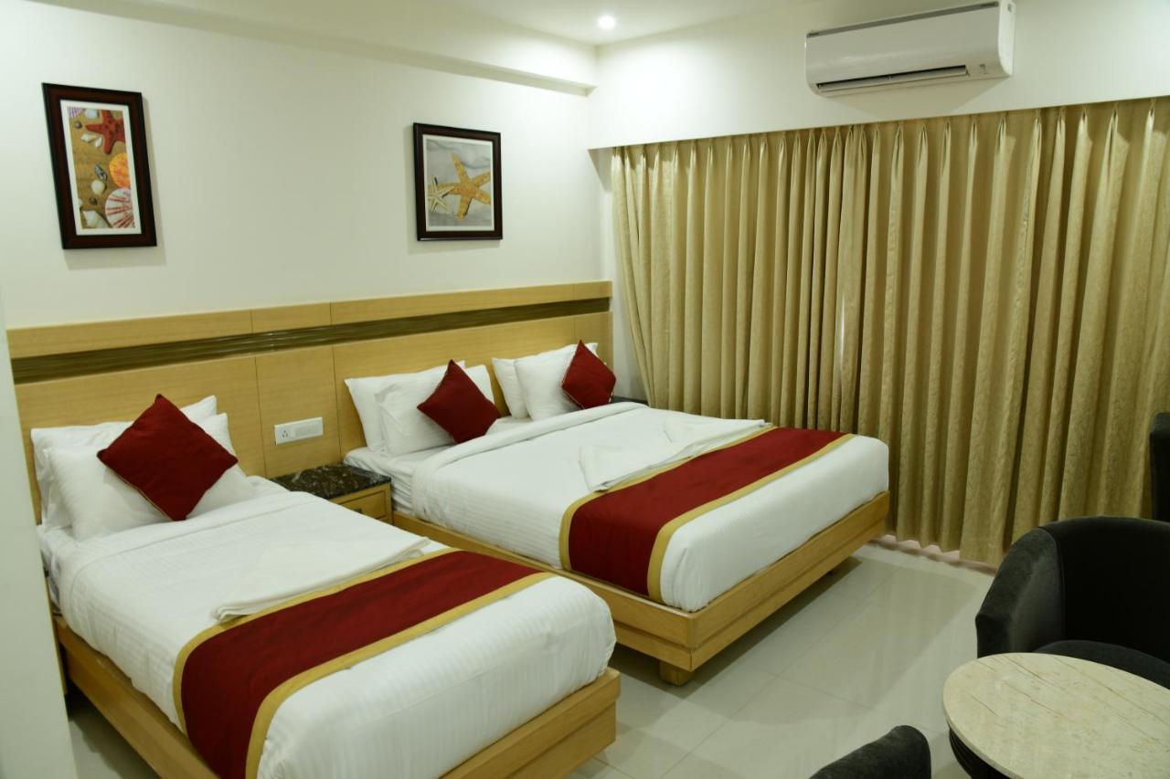 Hotel U.T.Elite Bangalore Esterno foto