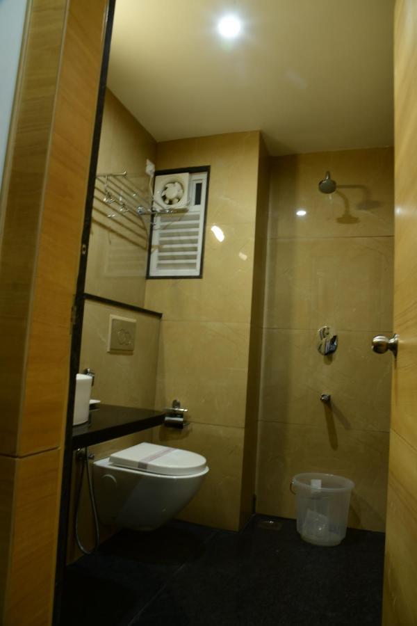 Hotel U.T.Elite Bangalore Esterno foto