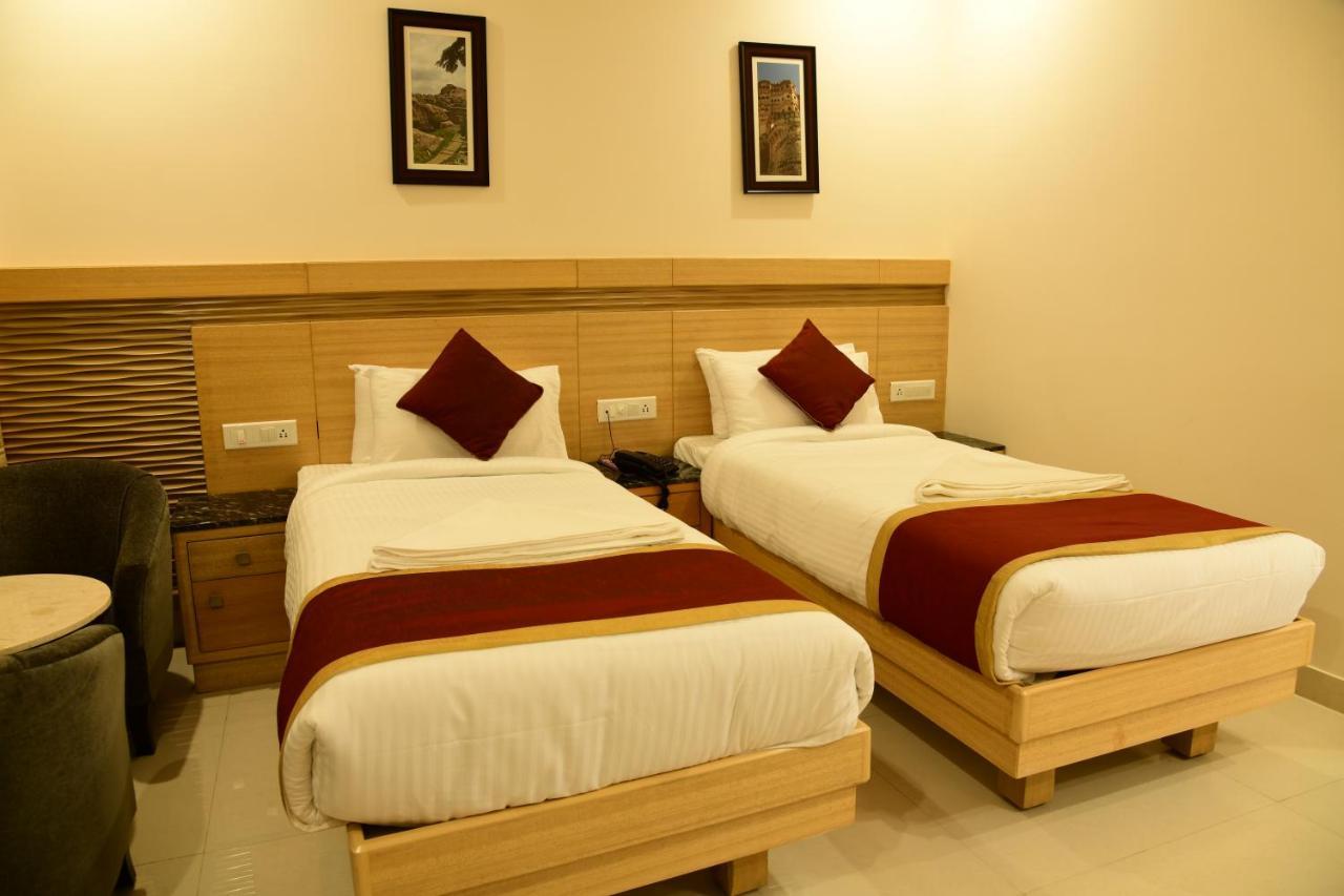 Hotel U.T.Elite Bangalore Esterno foto