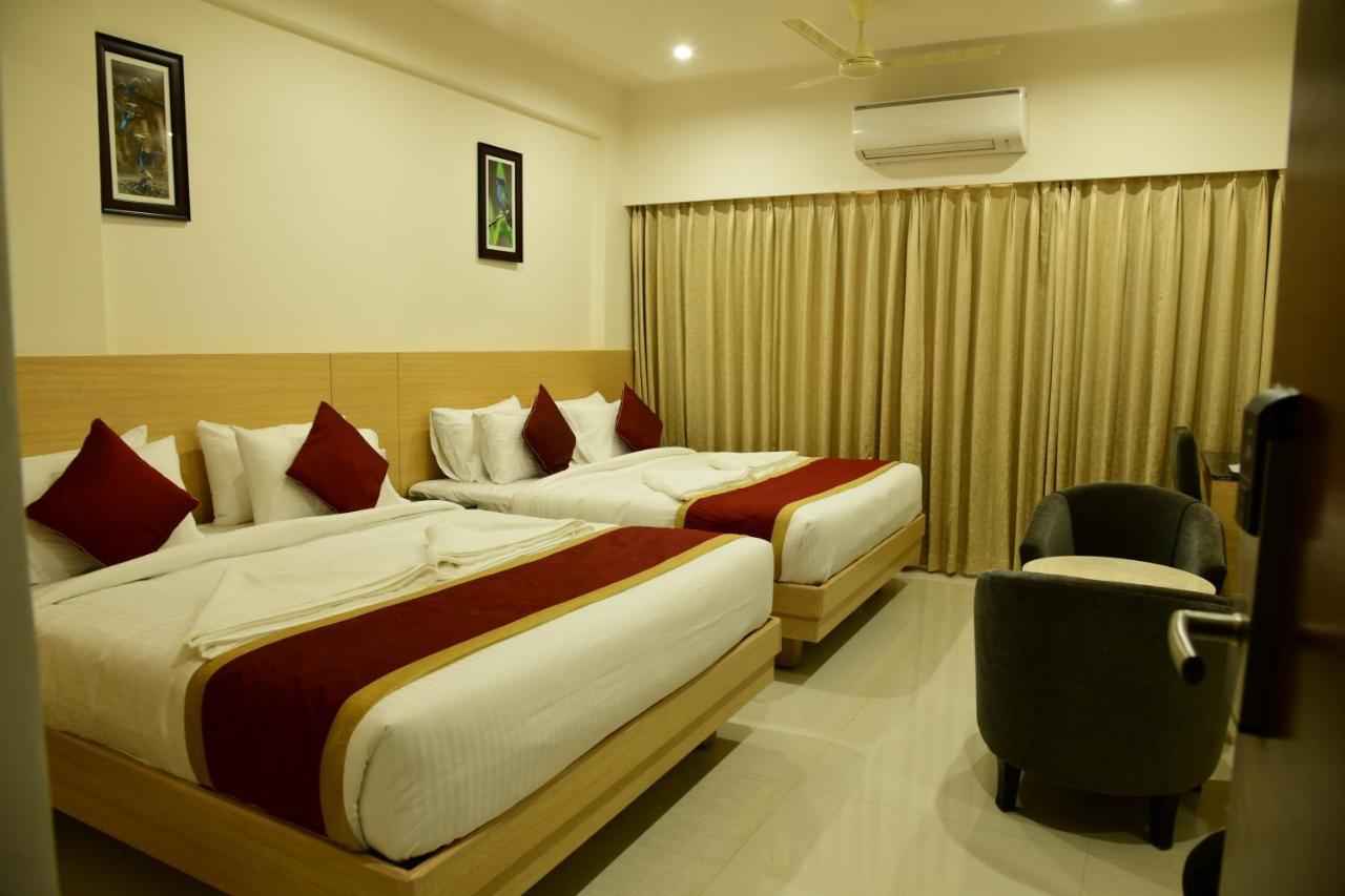 Hotel U.T.Elite Bangalore Esterno foto