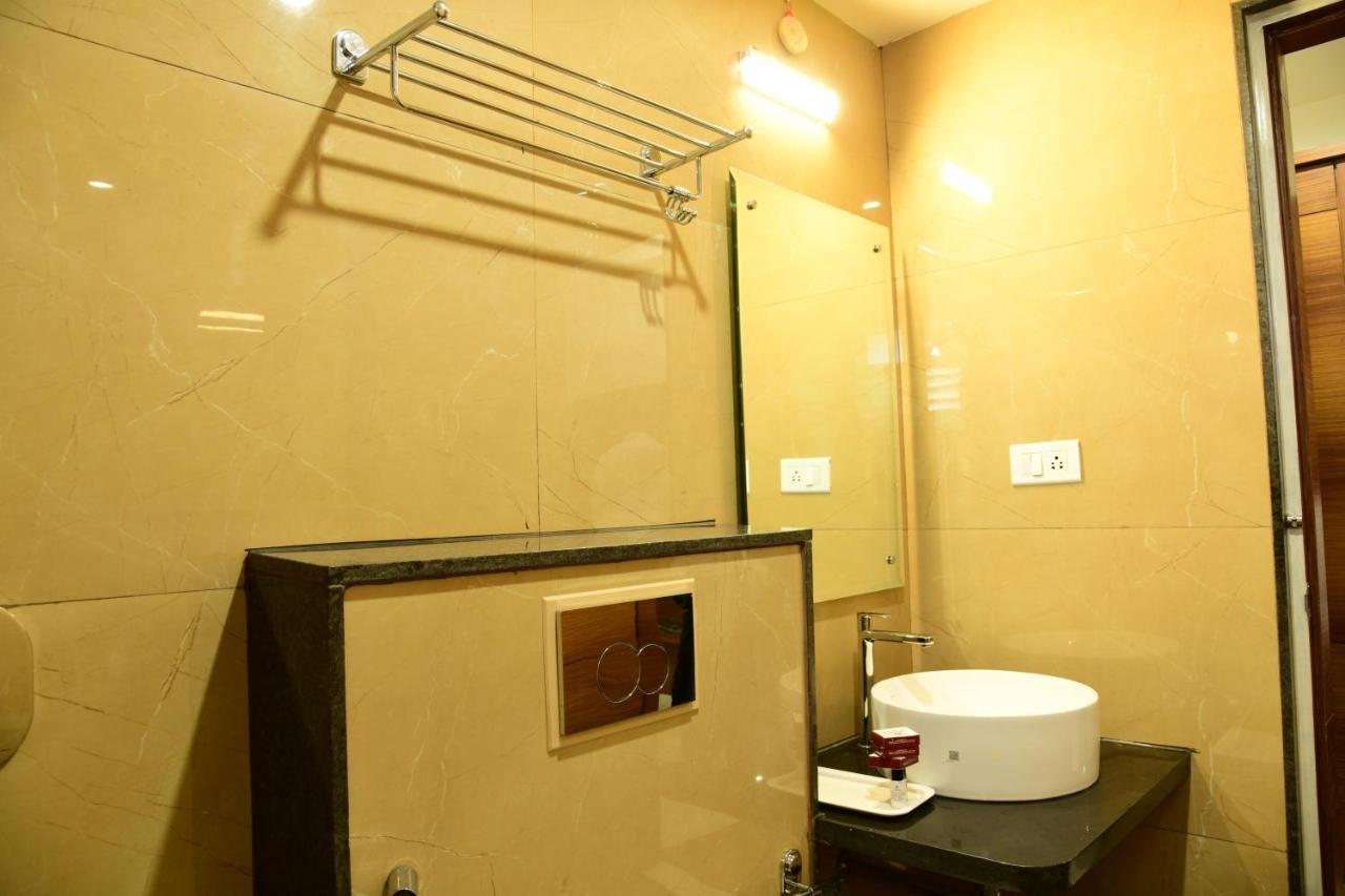 Hotel U.T.Elite Bangalore Esterno foto