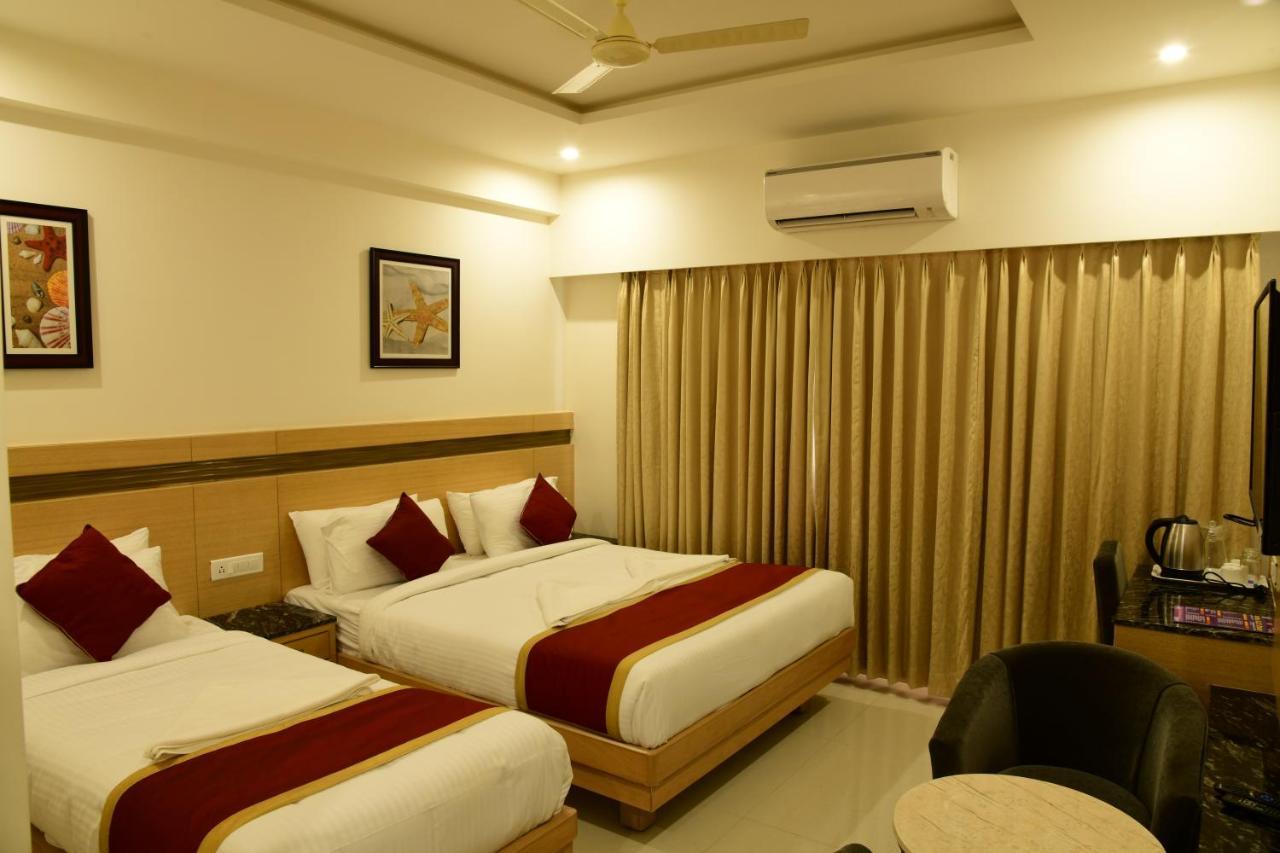 Hotel U.T.Elite Bangalore Esterno foto