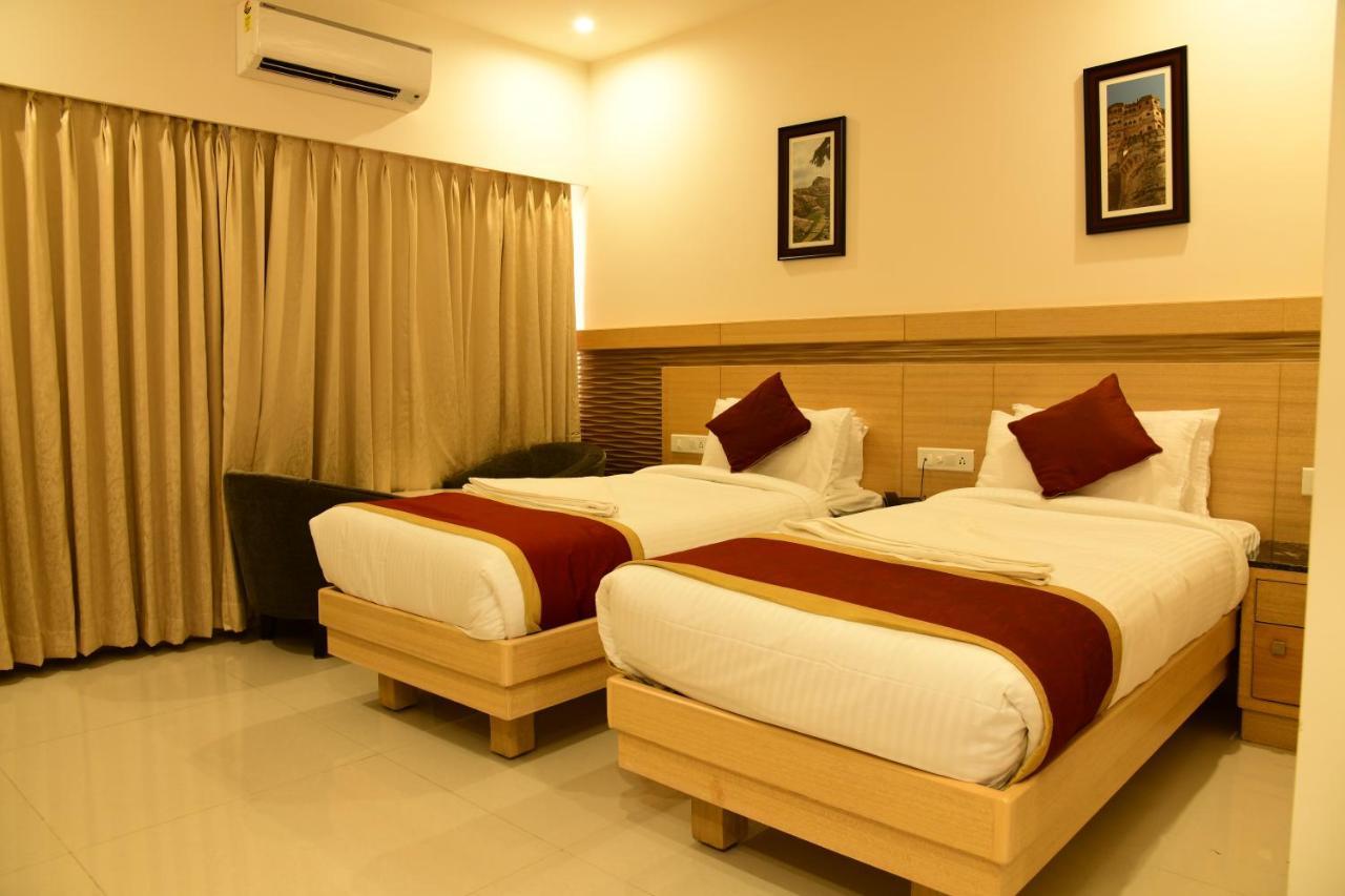 Hotel U.T.Elite Bangalore Esterno foto