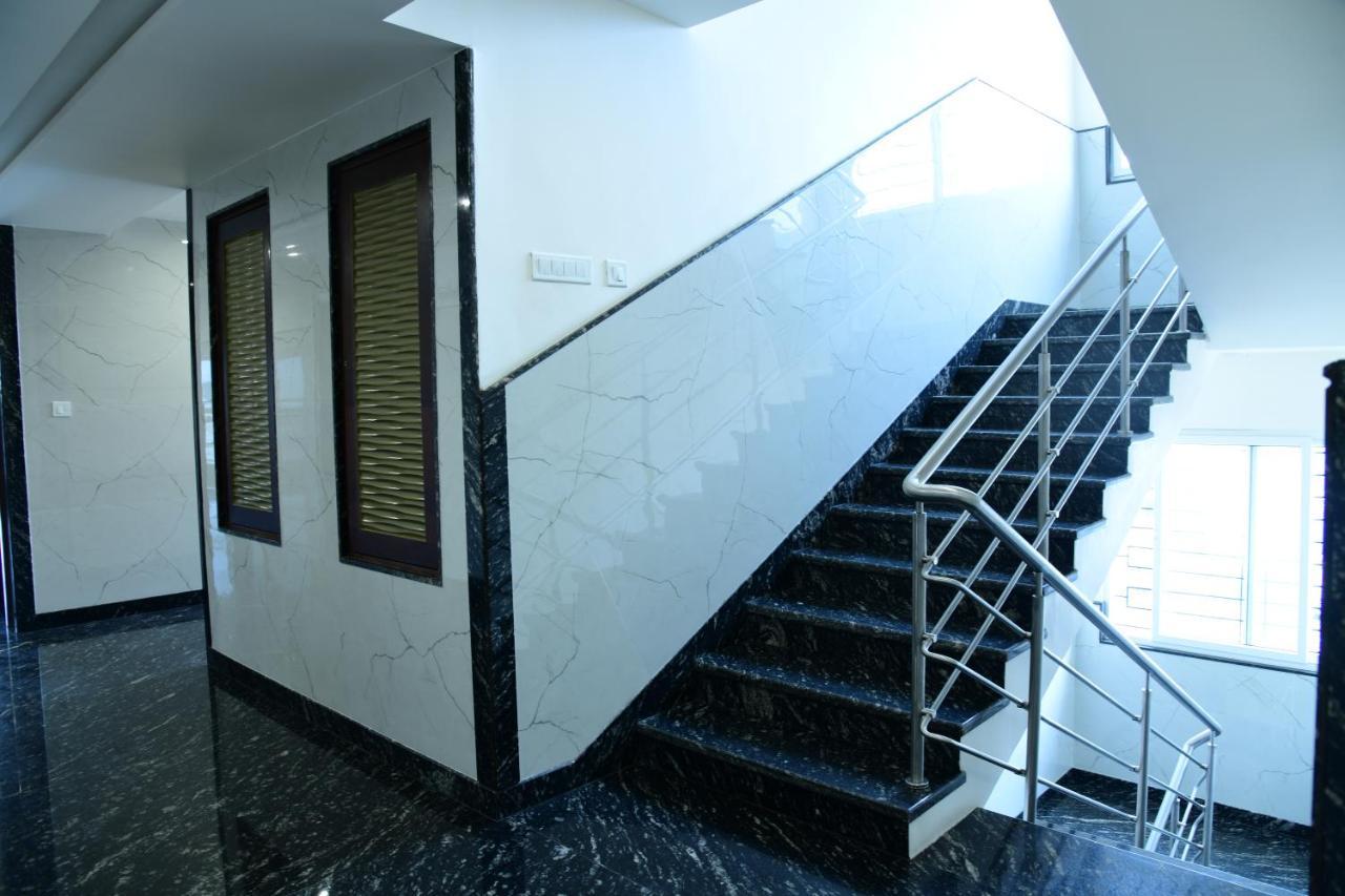 Hotel U.T.Elite Bangalore Esterno foto