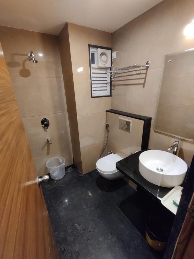 Hotel U.T.Elite Bangalore Esterno foto
