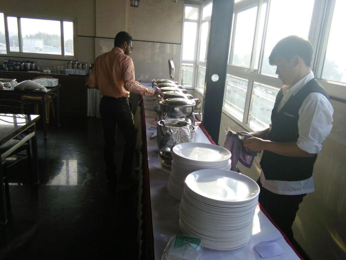 Hotel U.T.Elite Bangalore Esterno foto