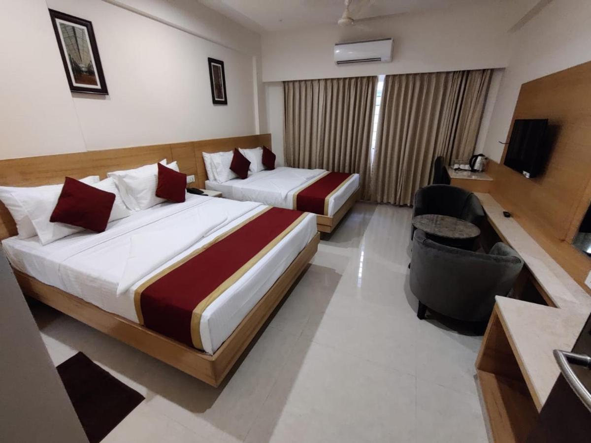 Hotel U.T.Elite Bangalore Esterno foto
